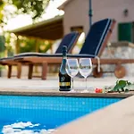 Villa G&p *